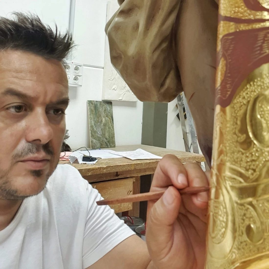 Dorado con pan de oro realizado por Abel Velarde